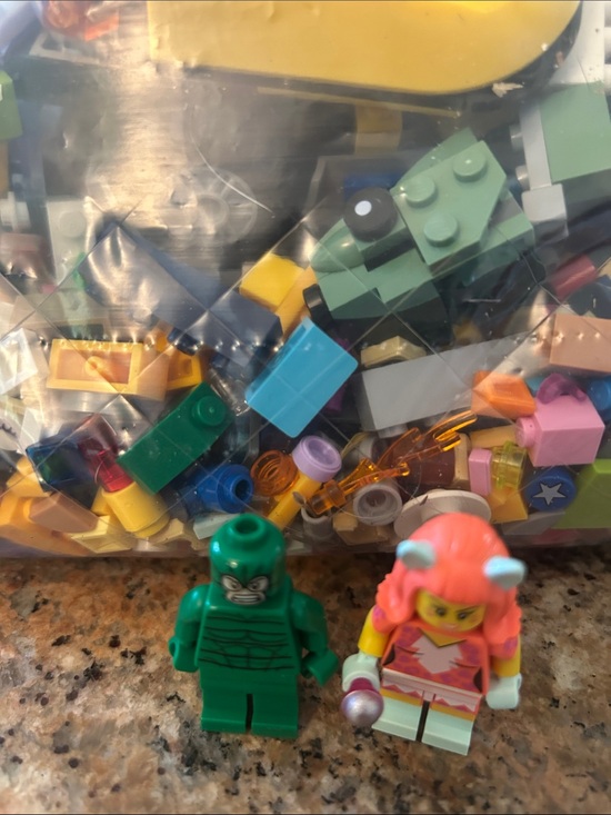 Lego Other - 2lbs. Lego misc. pieces with two mini figures, Lot C